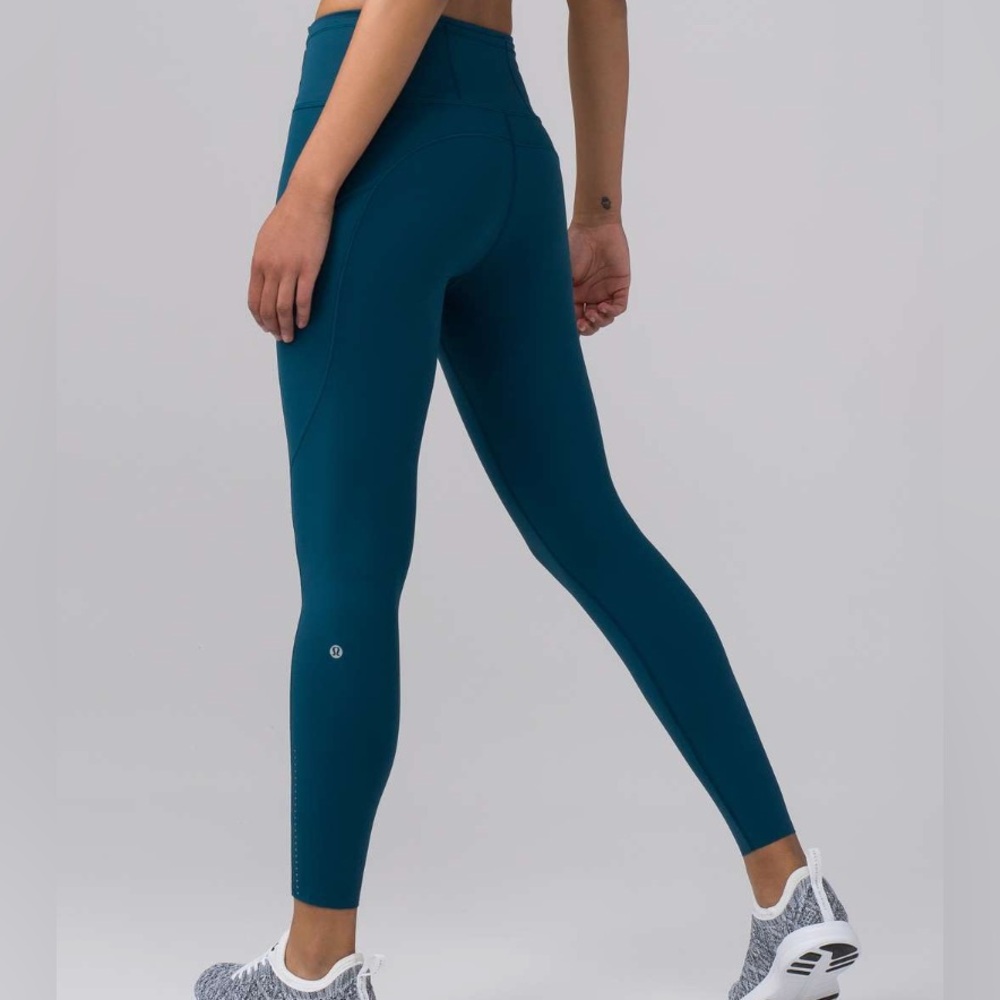 Lululemon Fast & Free Tight II 25”, Blue Nile, size 6